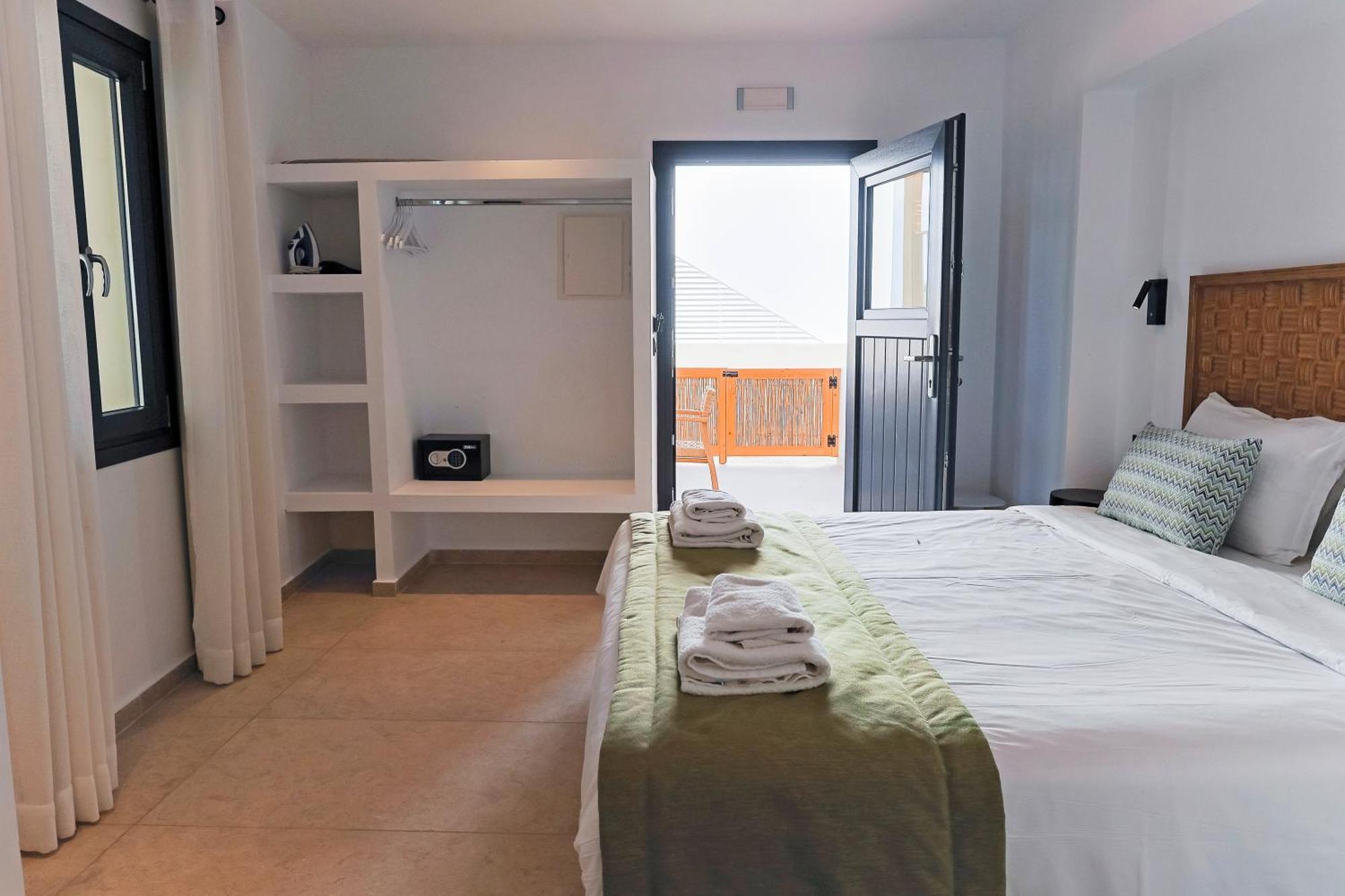 La Maltese Boutique Paros Apartment Naousa  Room photo